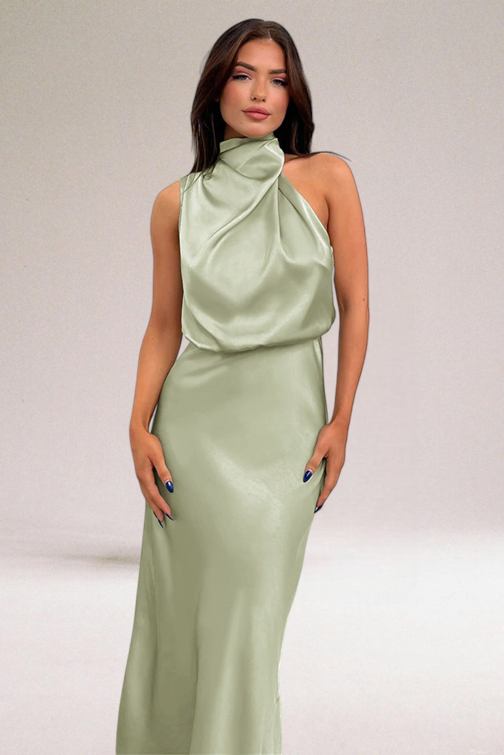 Parfait Élégance™ | ROBE MAXI HALTER EN SATIN