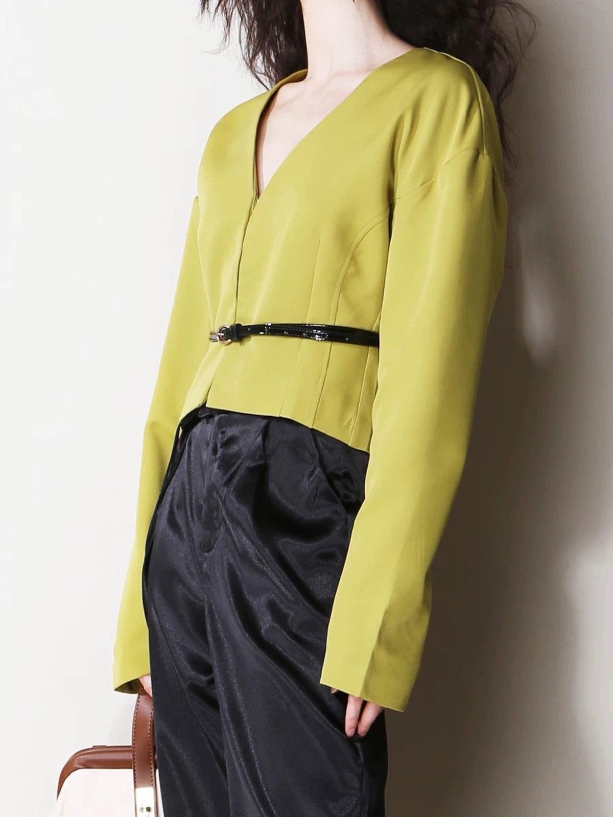 Parfait Élégance™ | CROPPED BLAZER AVEC DÉCOLLETÉ EN V