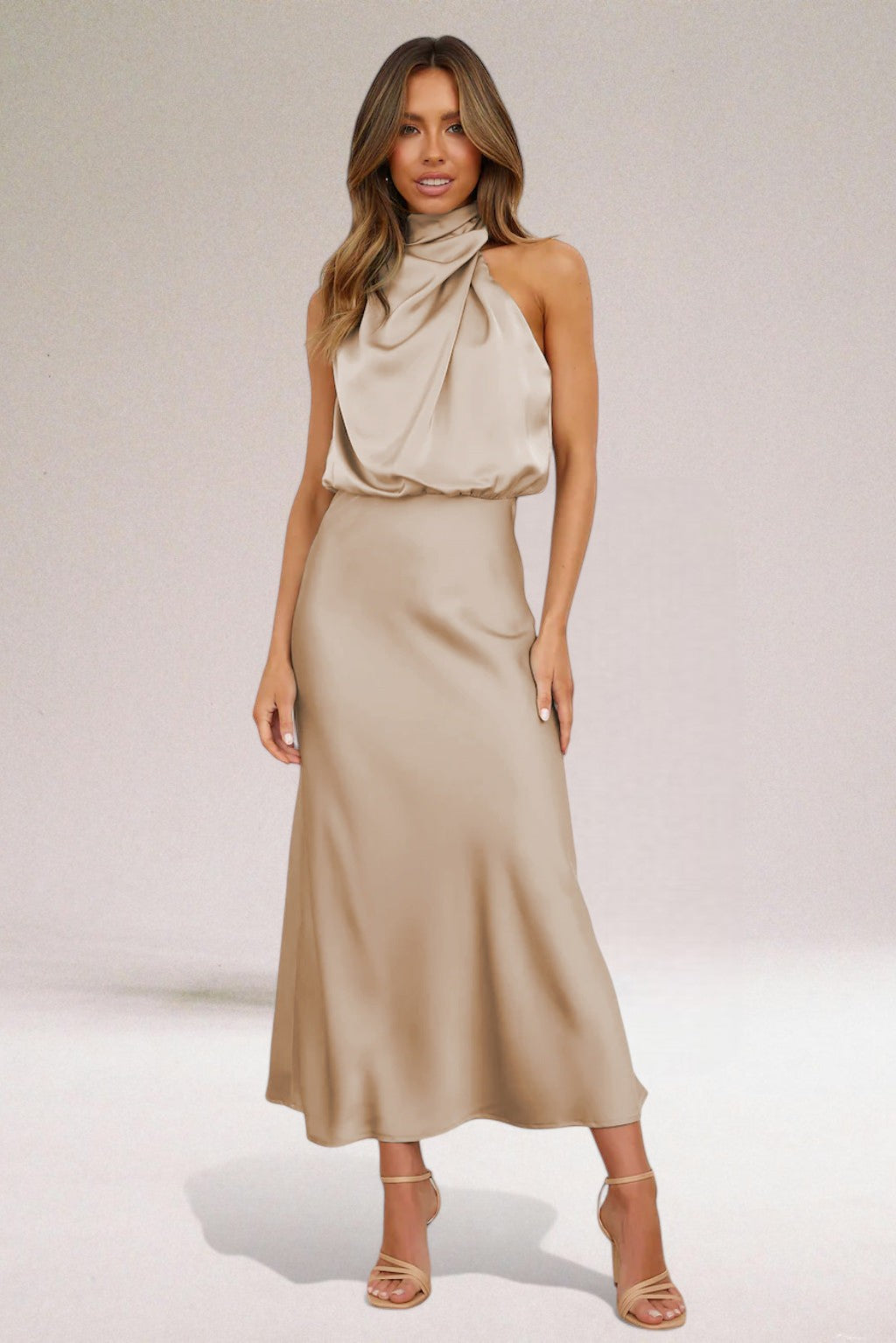 Parfait Élégance™ | ROBE MAXI HALTER EN SATIN